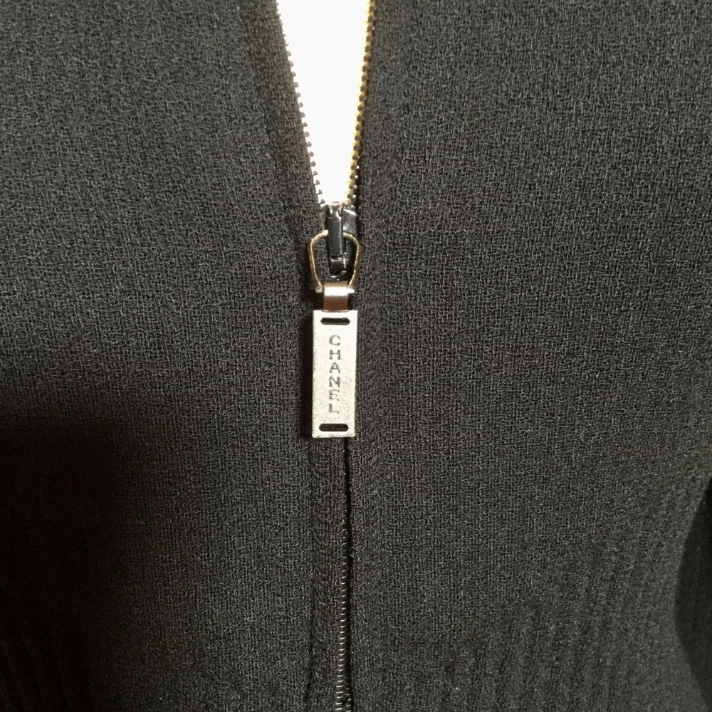 SOLD❤️CHANEL Black wool shorty jacket 36 zip front - Picture 2 of 8